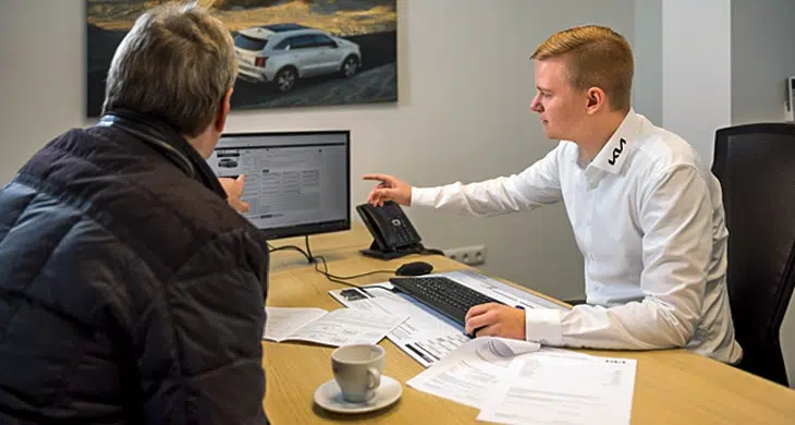 KFZ Finanzierung Kundenberatung KFZ Finanzierung Kundenberatung