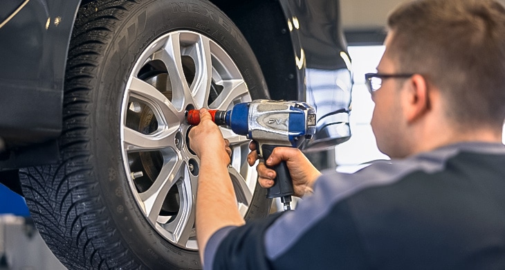 Reparatur, Inspektion und Service Reparatur, Inspektion und Service für PKW und LKW